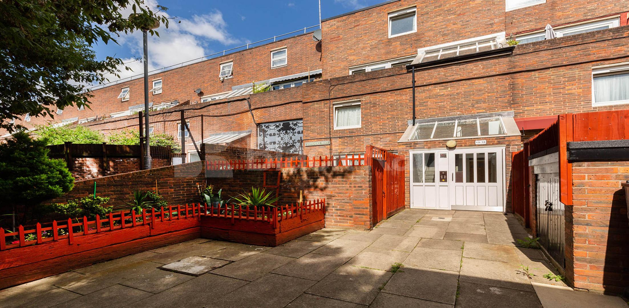 Recently decorated spacious 3 bed with a modern kitchen and bathroom Sanders Way, Archway / Crouch End